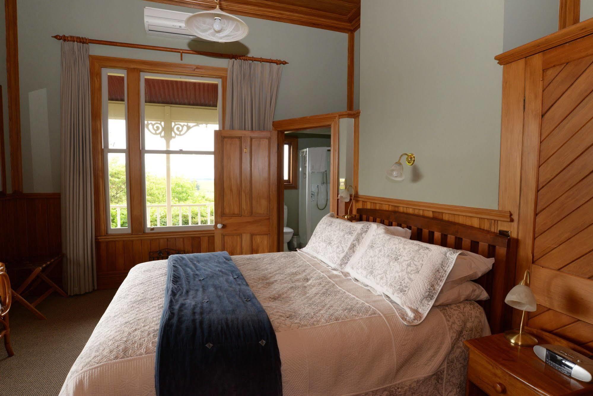Villa Heights Bed And Breakfast New Plymouth Exterior photo