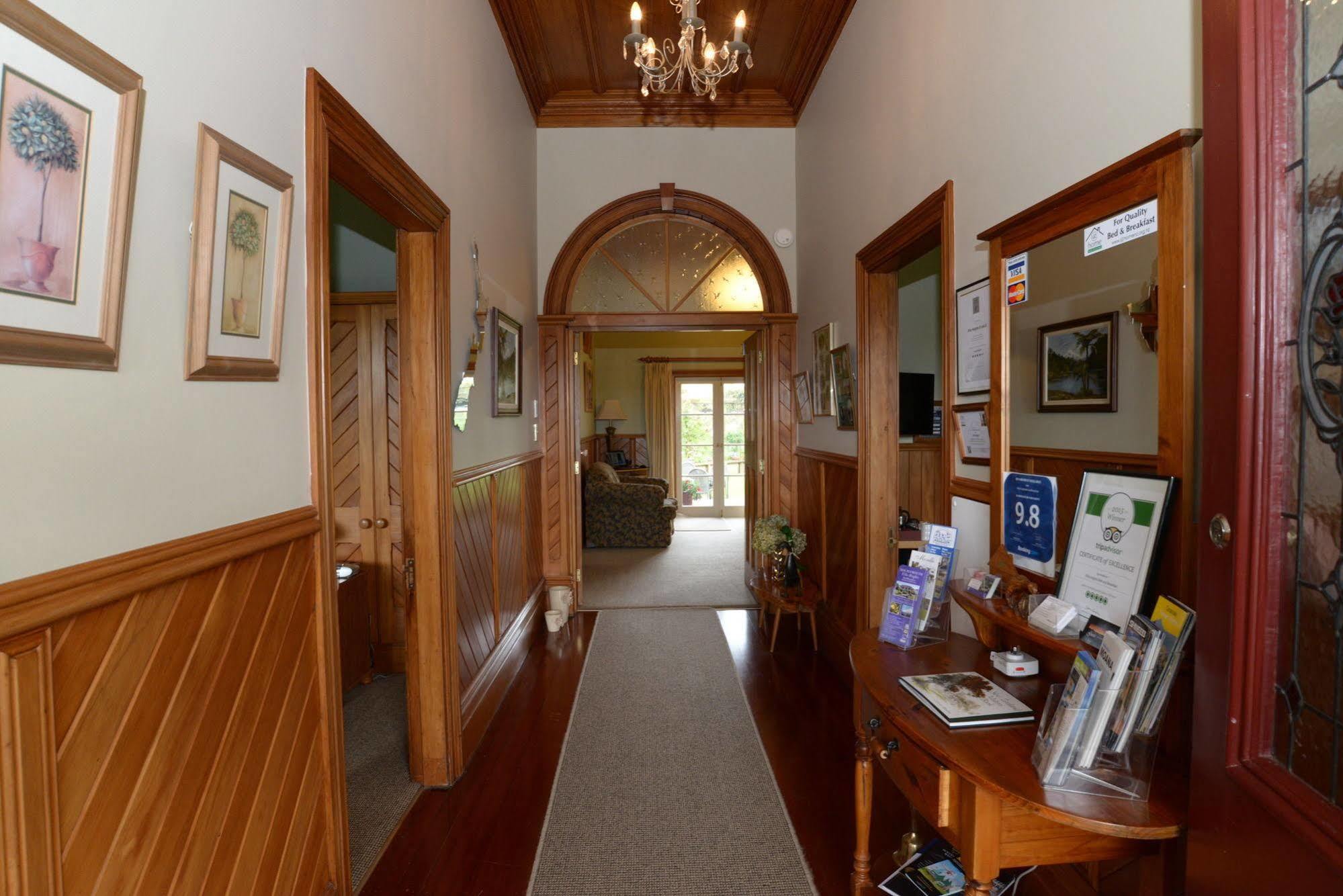 Villa Heights Bed And Breakfast New Plymouth Exterior photo